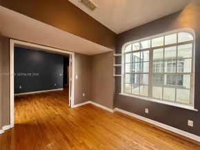 1127 Euclid Ave 203, Miami Beach FL 33139