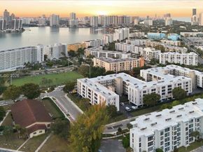 200 177th Dr 409, Sunny Isles Beach FL 33160