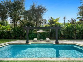 7222 SW 79th Ter, Miami FL 33143