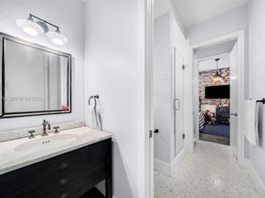 7222 SW 79th Ter, Miami FL 33143