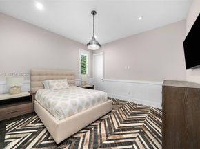 7222 SW 79th Ter, Miami FL 33143