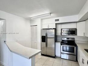 3690 N 56th Ave 902, Hollywood FL 33021