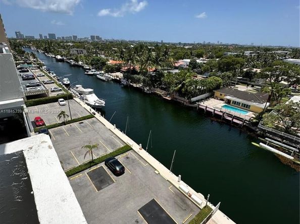 2020 NE 135th St 807, North Miami FL 33181