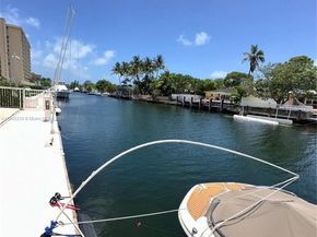 2020 NE 135th St 807, North Miami FL 33181