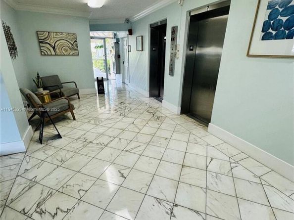 2020 NE 135th St 807, North Miami FL 33181