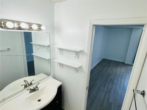 2020 NE 135th St 807, North Miami FL 33181