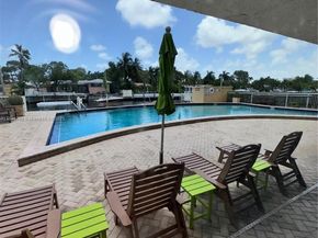 2020 NE 135th St 807, North Miami FL 33181