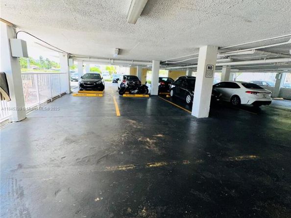 2020 NE 135th St 807, North Miami FL 33181