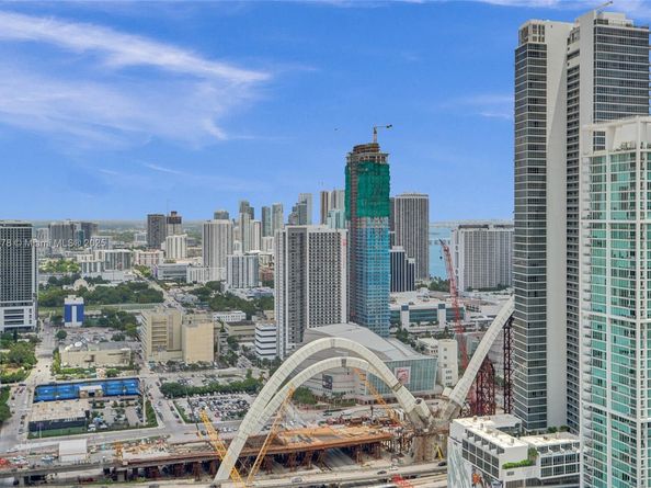 851 NE 1st Ave 3800, Miami FL 33132