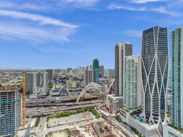 851 NE 1st Ave 3800, Miami FL 33132