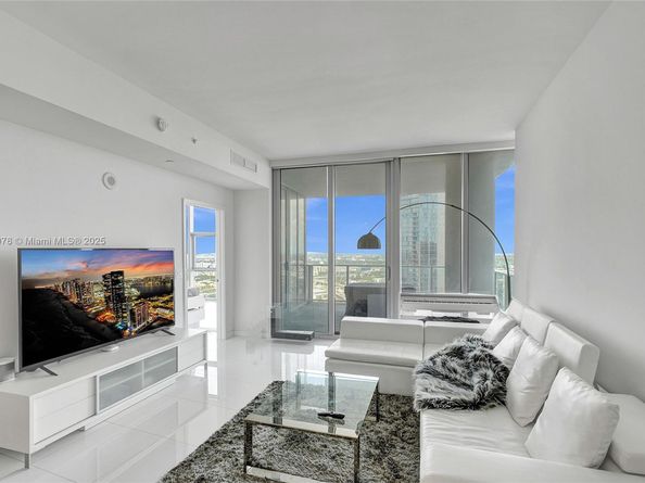 851 NE 1st Ave 3800, Miami FL 33132