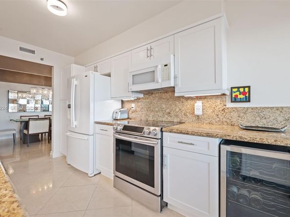 3598 Yacht Club Drive 1804, Aventura FL 33180