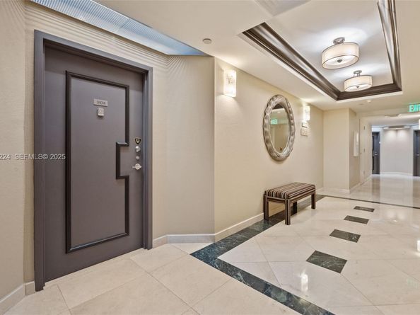 3598 Yacht Club Drive 1804, Aventura FL 33180