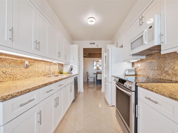 3598 Yacht Club Drive 1804, Aventura FL 33180