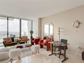 88 SW 7th St 2706, Miami FL 33130