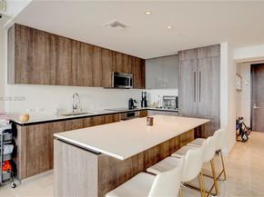 88 SW 7th St 2706, Miami FL 33130