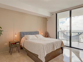 88 SW 7th St 2706, Miami FL 33130