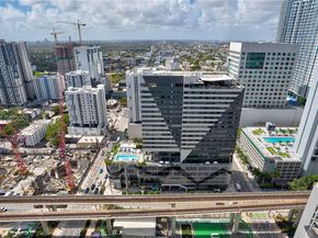 88 SW 7th St 2706, Miami FL 33130