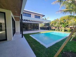 6250 SW 78th St, South Miami FL 33143