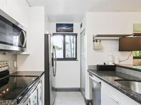 2593 Trapp Ave 3, Miami FL 33133