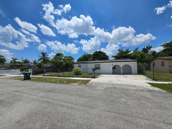 10730 SW 149th Ter, Miami FL 33176