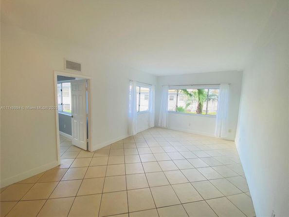 1185 Marseille Dr 205, Miami Beach FL 33141