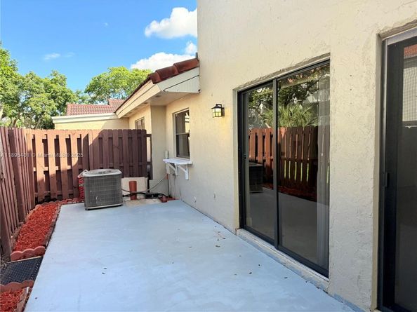 17254 NW 60th Ct, Hialeah FL 33015
