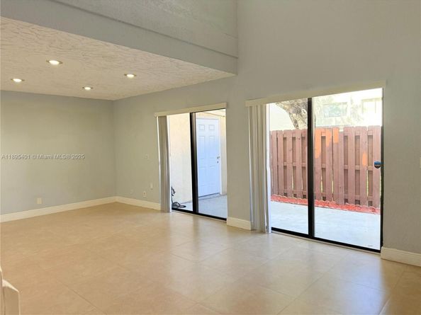 17254 NW 60th Ct, Hialeah FL 33015