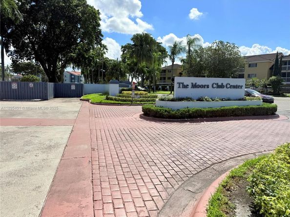 17254 NW 60th Ct, Hialeah FL 33015