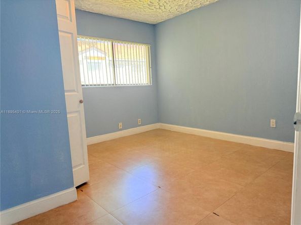 17254 NW 60th Ct, Hialeah FL 33015