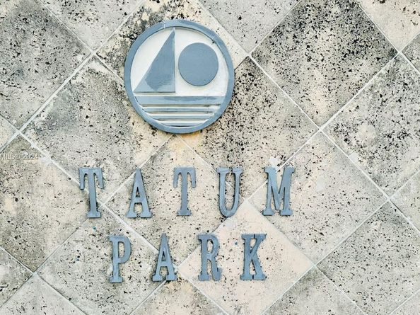8000 Tatum Waterway Dr 1, Miami Beach FL 33141