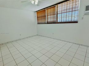 8000 Tatum Waterway Dr 1, Miami Beach FL 33141