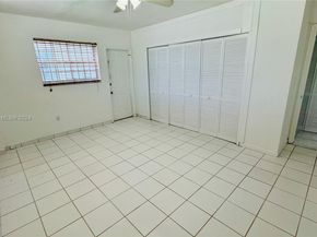 8000 Tatum Waterway Dr 1, Miami Beach FL 33141
