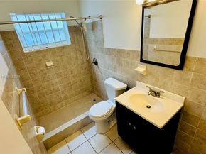 8000 Tatum Waterway Dr 1, Miami Beach FL 33141