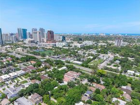 217 SW 11th St, Fort Lauderdale FL 33315