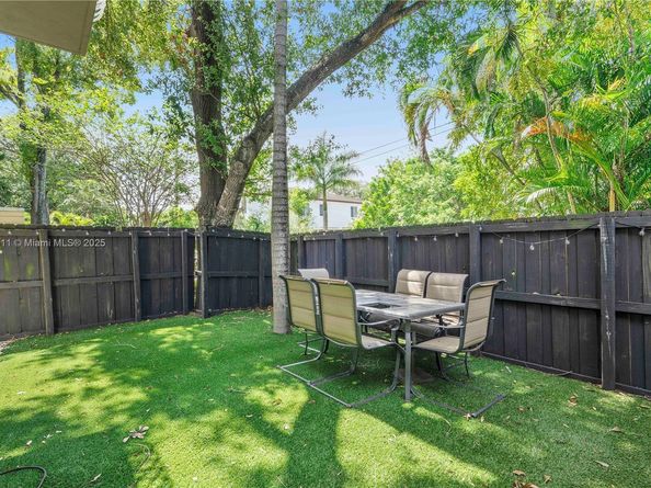 217 SW 11th St, Fort Lauderdale FL 33315