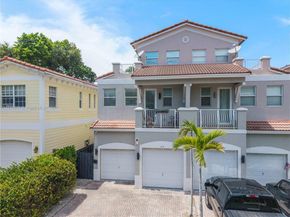 217 SW 11th St, Fort Lauderdale FL 33315