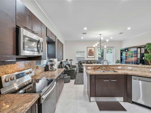 217 SW 11th St, Fort Lauderdale FL 33315