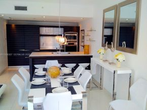 200 Biscayne Boulevard Way 906, Miami FL 33131