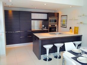 200 Biscayne Boulevard Way 906, Miami FL 33131