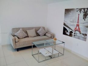 200 Biscayne Boulevard Way 906, Miami FL 33131