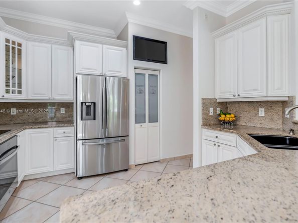 800 Lavender Cir, Weston FL 33327