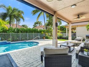 800 Lavender Cir, Weston FL 33327
