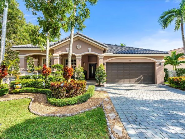 800 Lavender Cir, Weston FL 33327
