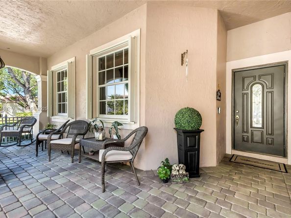 800 Lavender Cir, Weston FL 33327