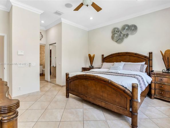 800 Lavender Cir, Weston FL 33327