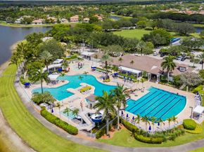 800 Lavender Cir, Weston FL 33327