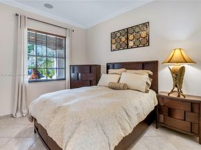 800 Lavender Cir, Weston FL 33327