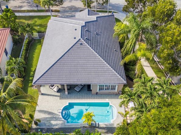 800 Lavender Cir, Weston FL 33327