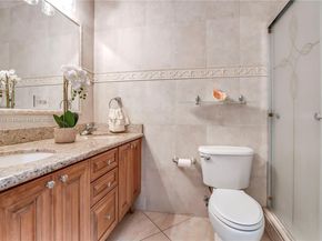 800 Lavender Cir, Weston FL 33327